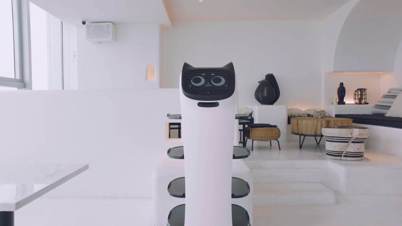Robot phục vụ nhà hàng có nên mua không? Phân tích thẳng thắn 2026